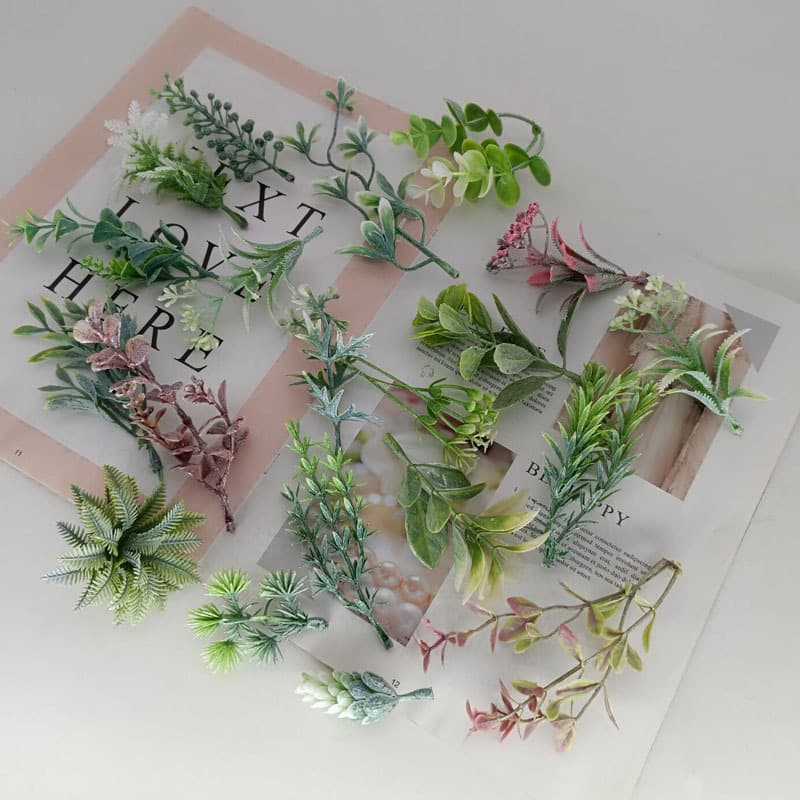 DIY Simulated Forest-Style Decorations and Accessories: Various Plastic Grass Decorative Materials, Wreaths, Corsages, Wall Flowers, and Other Decorations