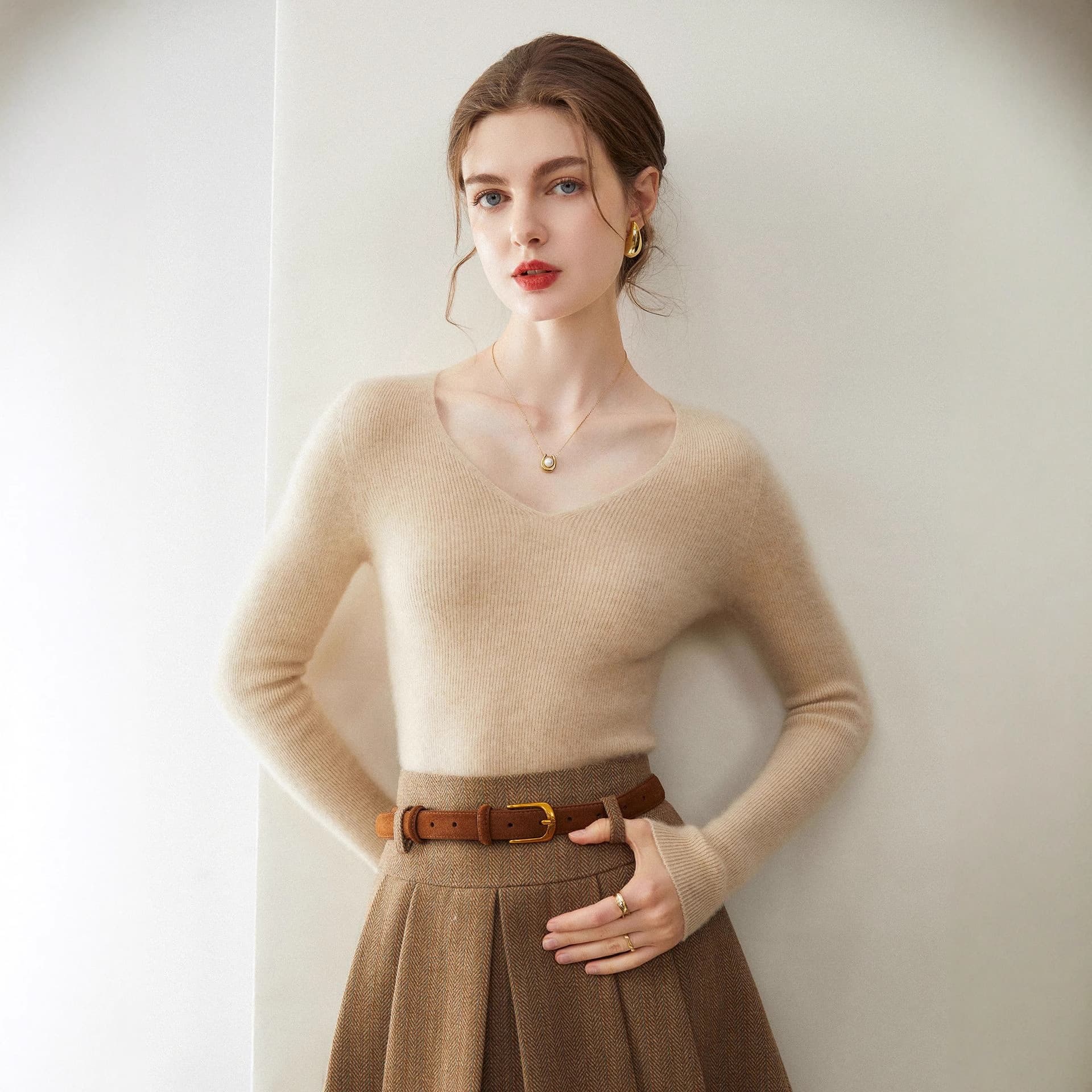 V-neck cashmere sweater for women 100 pure cashmere 2025 new autumn and winter slim bottoming cashmere knitted inner sweater