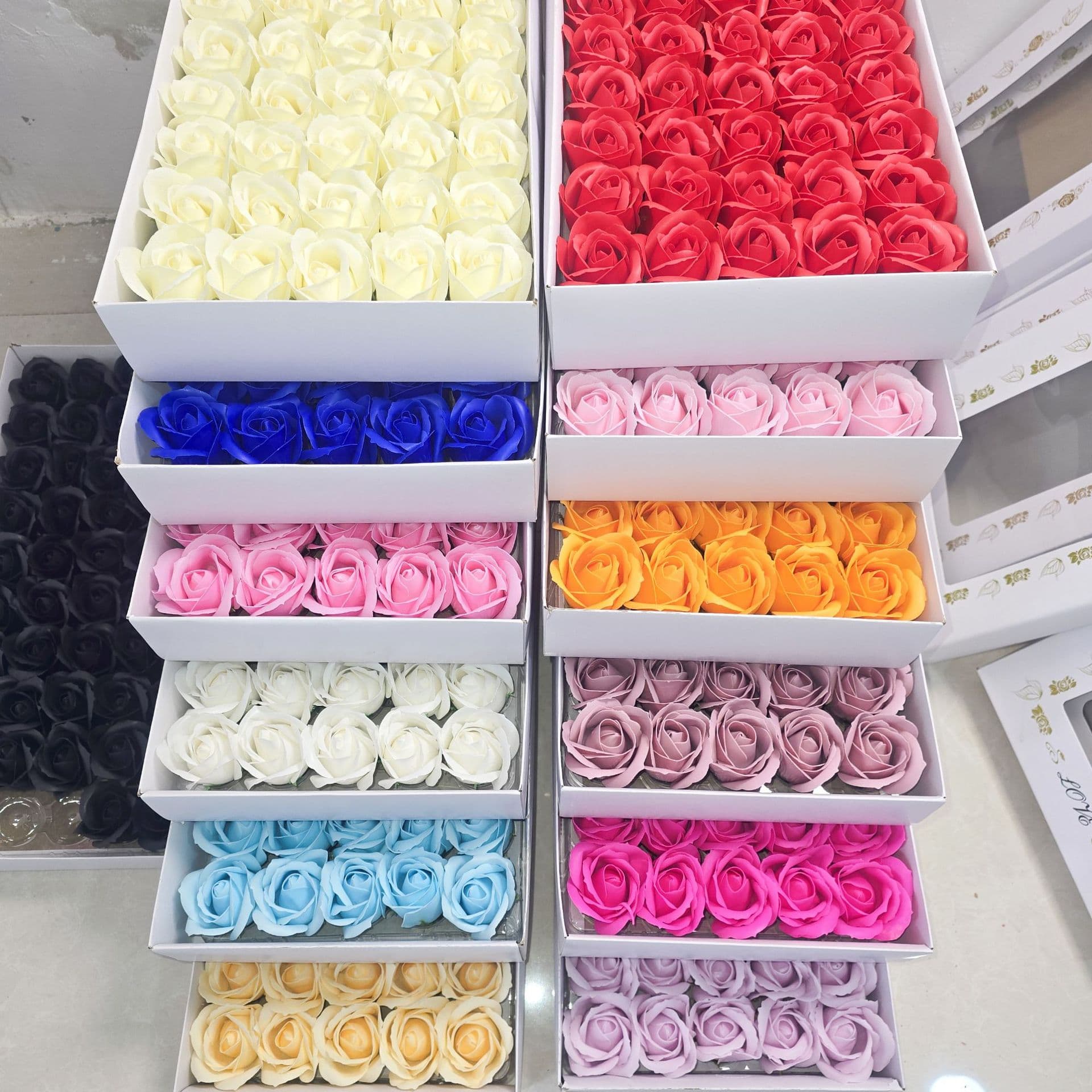 Three-Layer Soap Artificial Flowers with Thickened Petals, Manufacturer Wholesale Soap Flowers with Base, Handmade Rose Heads