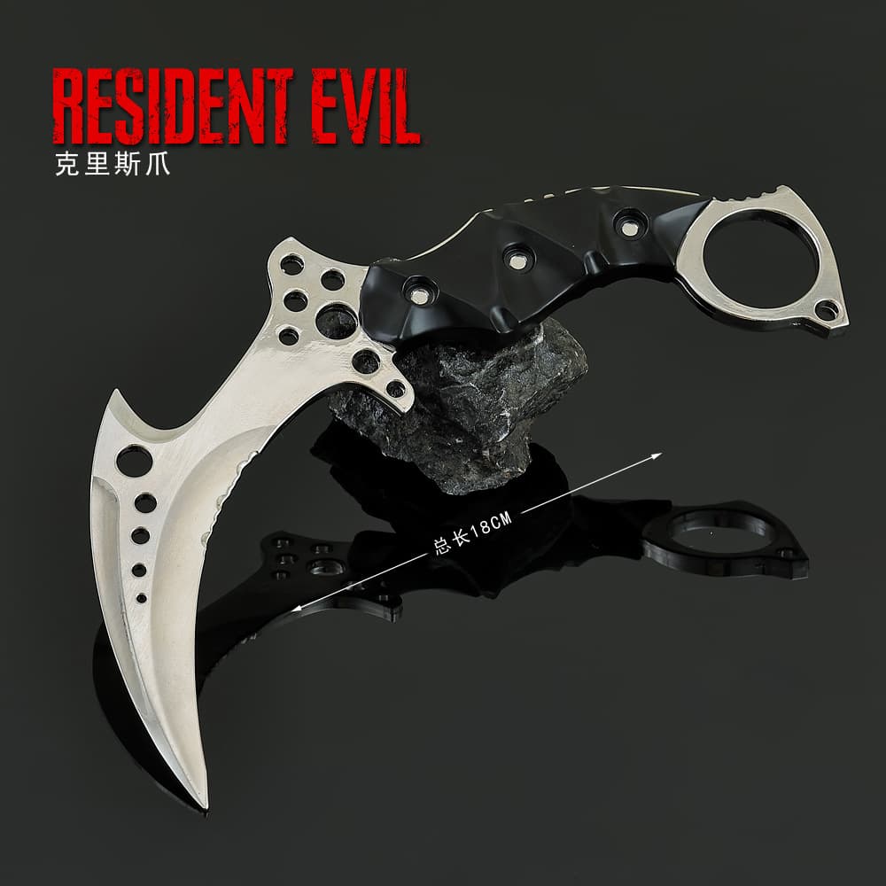 Game Peripheral Weapon Chris Redfield Mechanical Claw Knife Weapon Model Prop Decoration Unsharpened