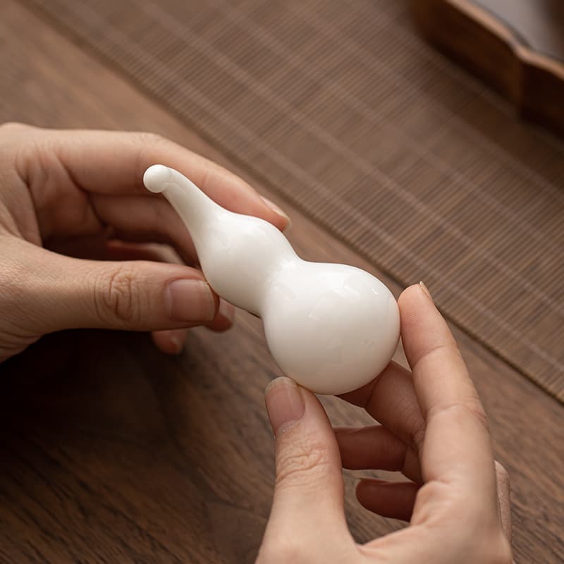 Mutton Fat Jade Porcelain Scholar Play Lid Rest Ceramic Hand-twist Household Covered Bowl Tea Lid Stand Gongfu Tea Set Accessories