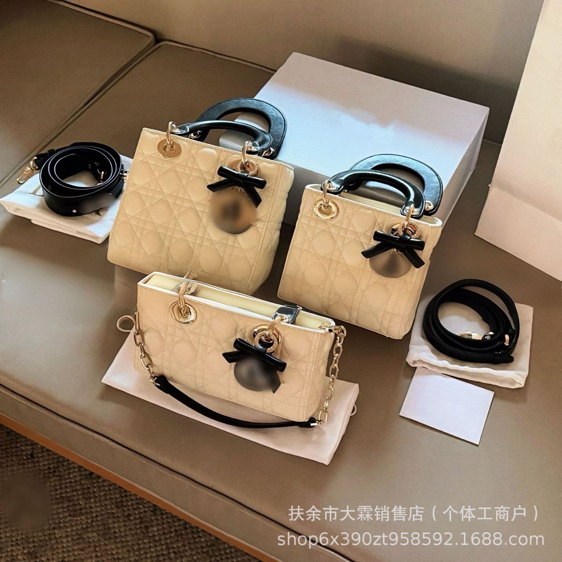 2026 New Model Panda-Colored Quilted Lady Diana Bag with Bow, Handbag and Shoulder Bag for Women, Chain Bag, Fashionable Chanel Style