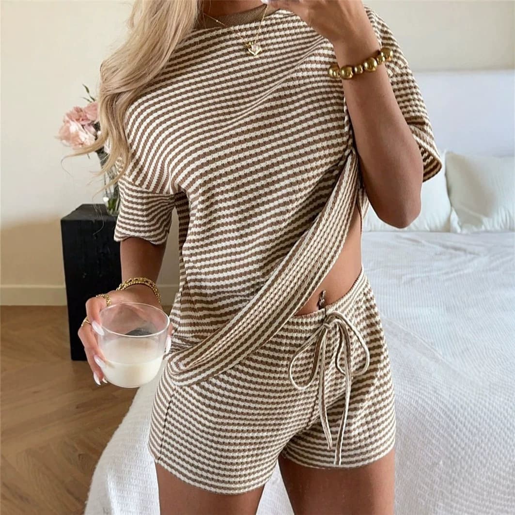 European and American cross-border 2026 spring and summer new women's clothing splicing contrasting stripes round neck short-sleeved T-shirt shorts casual suit