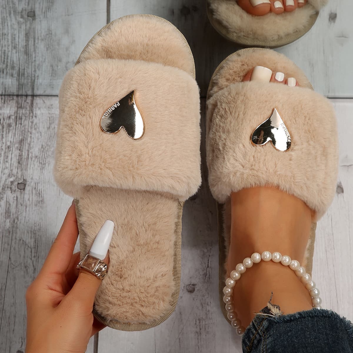 Heart Shaped Fashion Flat Bottom Slippers Women's Casual Home Cotton Slippers Large Size Anti Rabbit Fur Comfortable Slip on