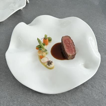 Hotel kitchen lotus leaf irregular plate, pleated shaped dish, restaurant cold dish plate, club appetizer plate for plating