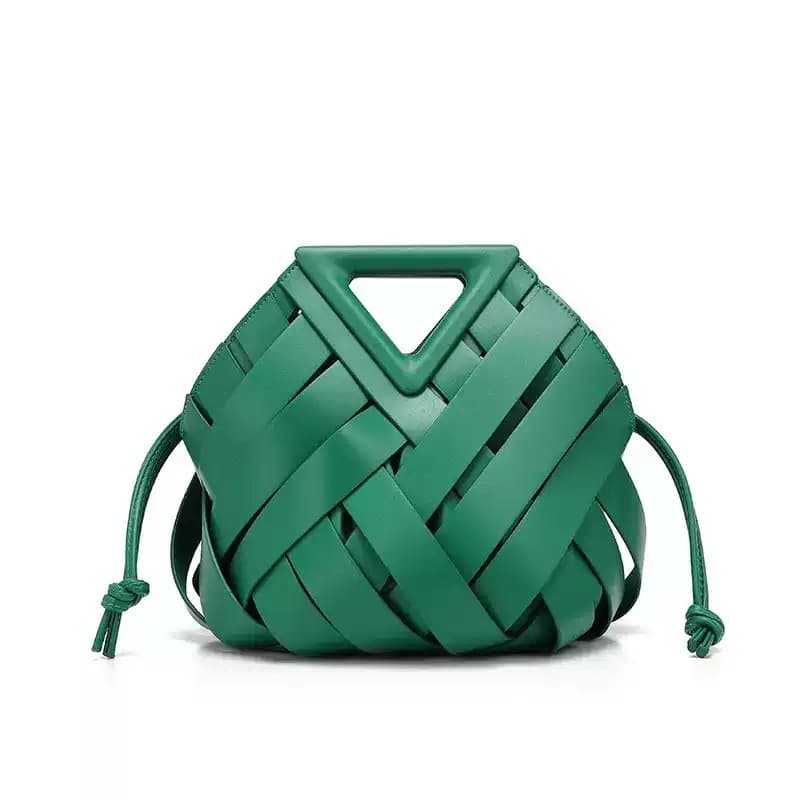 Cross-Border Guangzhou Women's Bag Manufacturer Direct Sales Vegetable Basket Triangle Magnetic Buckle Genuine Leather Woven Hollow Women's Bag Handbag