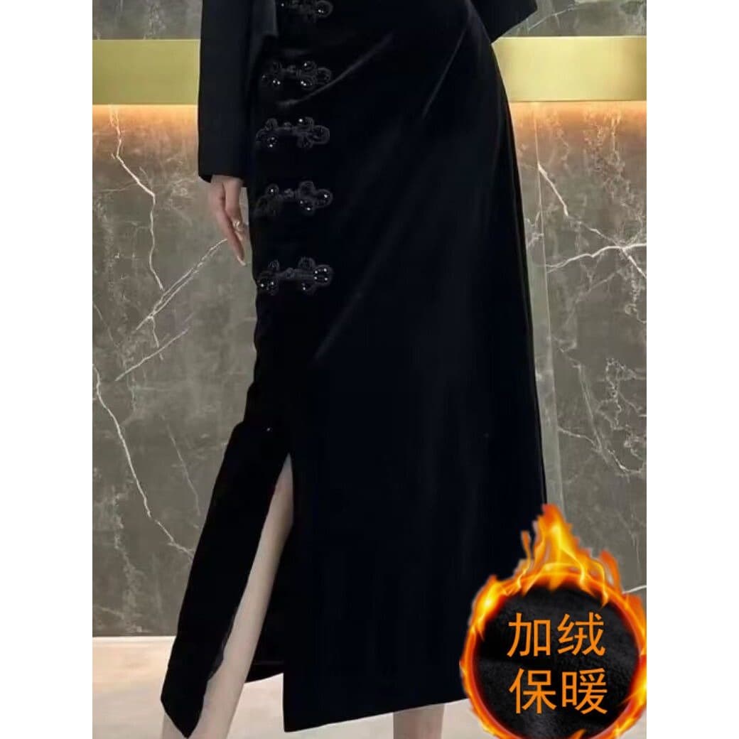 Autumn/Winter New Fleece-Lined Chinese Style Frog Button Skirt Women Retro Heavy Craft Velvet High-Waist Slit Bodycon Skirt