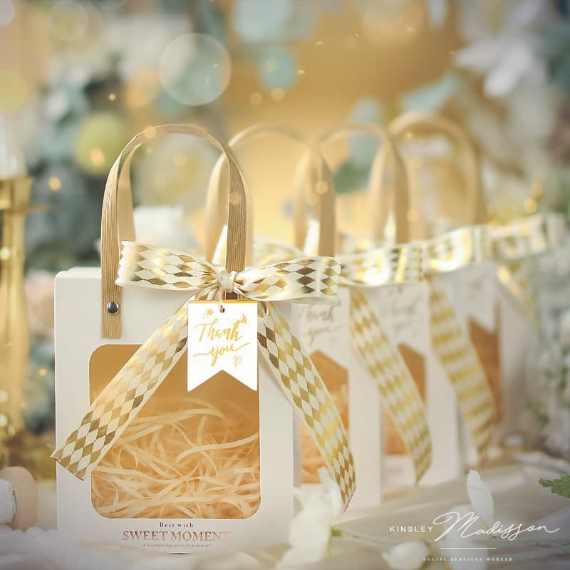 High-end gift bag, small souvenir bag, birthday gift packaging box, transparent beauty salon portable gift bag