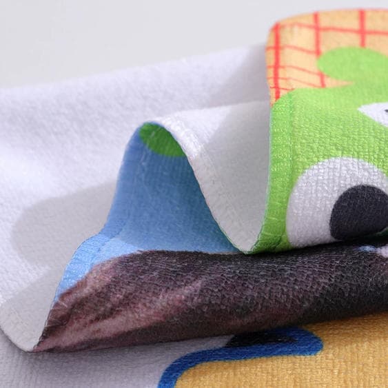 Sports towel designs featuring celebrity support, marathon running, gym quick-drying bath towels - images available.