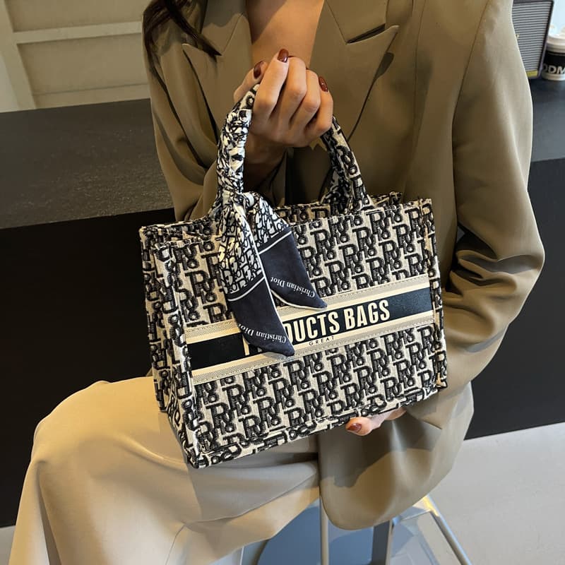Commuter Tote Bag for Women 2024 New Style Versatile Printed Letter Large Capacity Shoulder Bag Casual