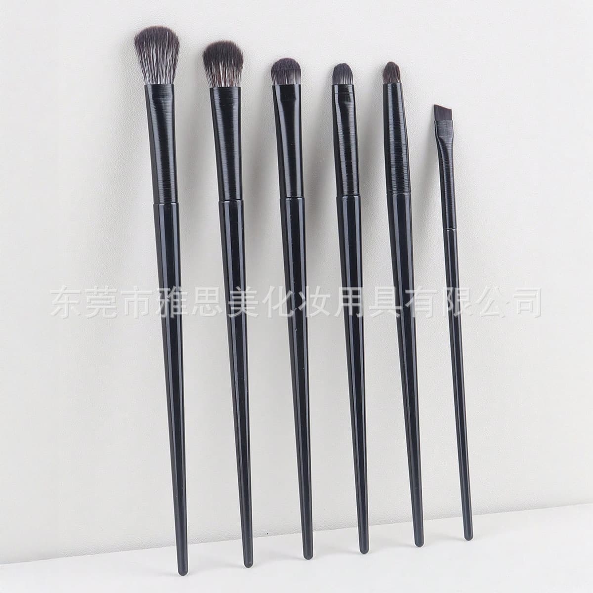 6-Piece Eye Makeup Brush Set Medium Eyeshadow Brush Angled Eyeliner Brush Large Eyeshadow Brush Tapered Detail Brush
