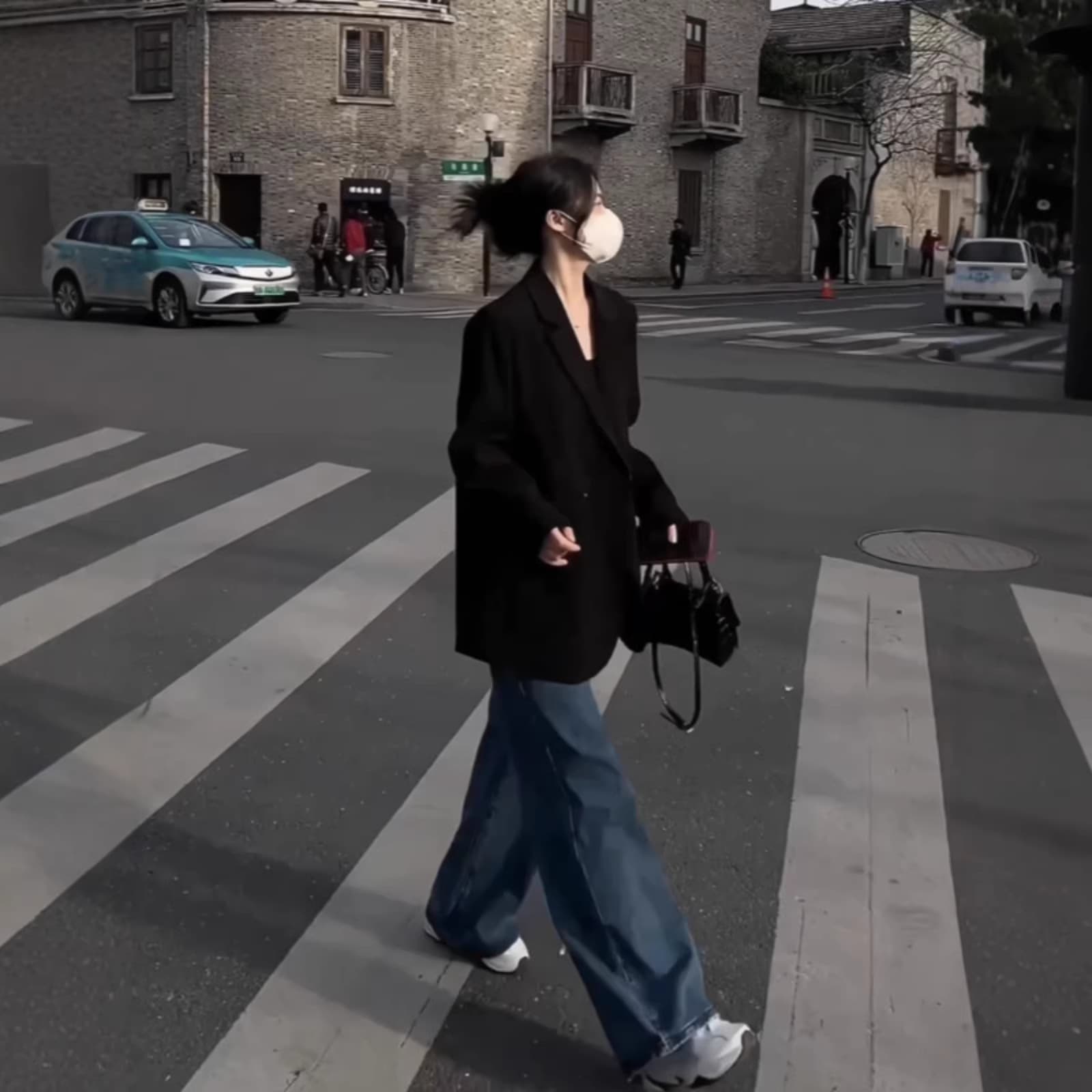 Black Straight-Shoulder Blazer for Women 2026 Spring and Autumn New Korean Style High-End Street Fashion Loose Casual Chic Suit