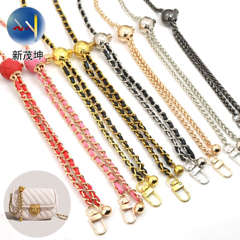 Chanel-style crossbody bag with pearl extension chain, universally compatible with mobile phone chain, adjustable gold beaded bag chain.