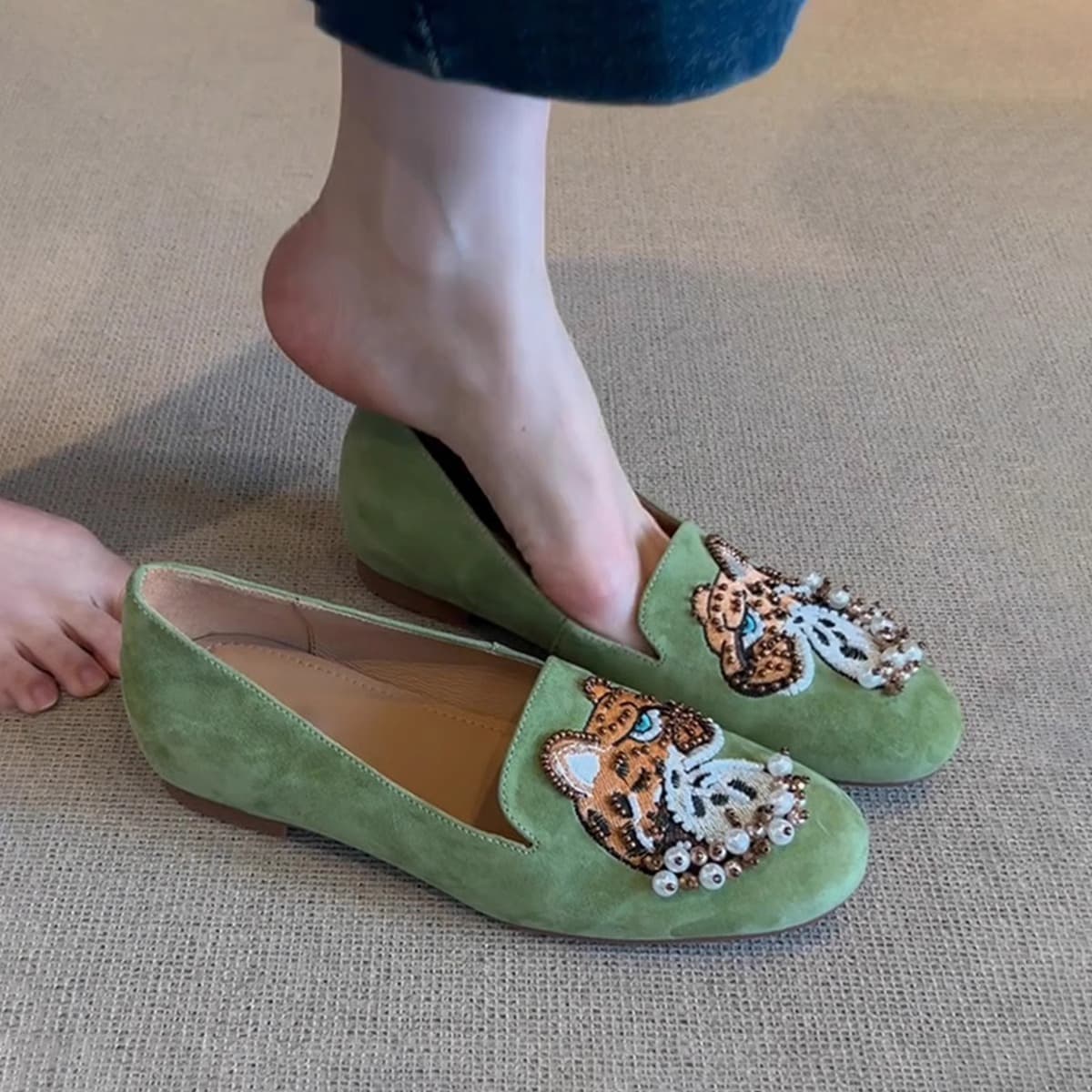 Sheepskin Version ~ Retro Embroidered Frosted Suede Bean Shoes Women's Slip-on Round Toe Comfortable Inner Heightening Shallow Mouth Shoes