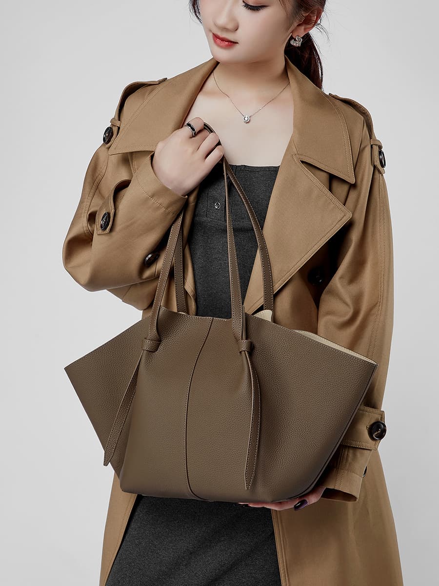 Top Grain Leather Large Capacity Tote Bag Genuine Leather Women's Bag Fashion Bat Bag Versatile Commuter Large Bag Handbag Wing Bag