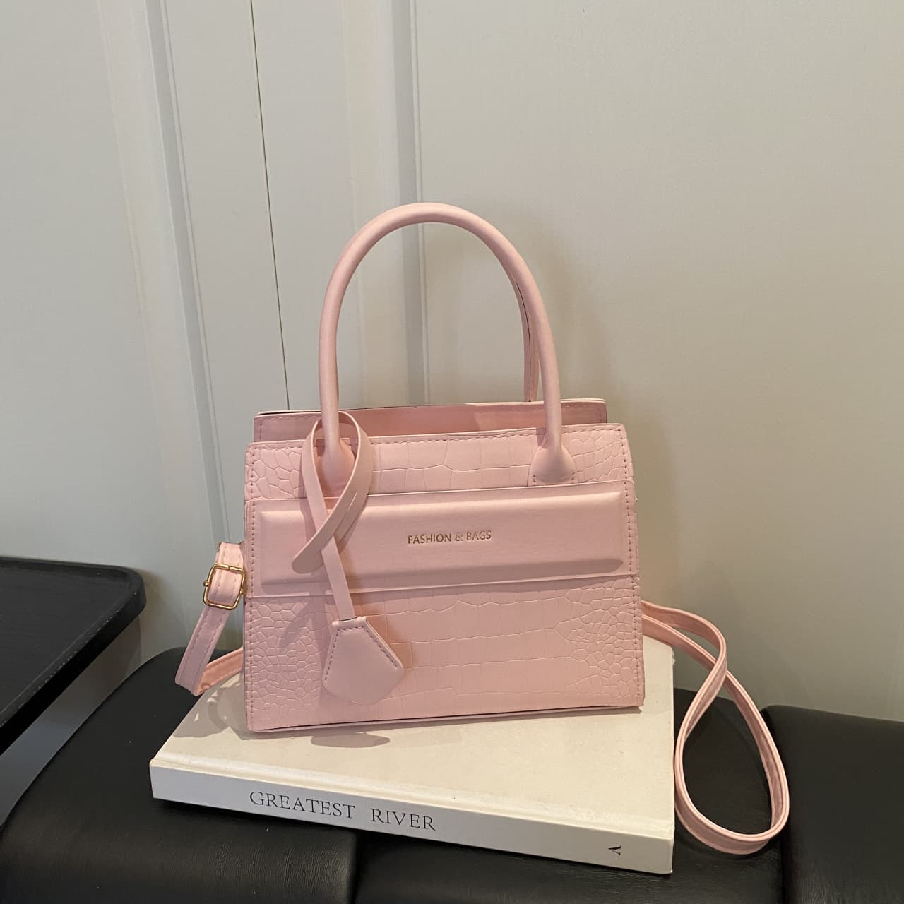 Cross-border trendy retro handheld small square bag women's bag 2026 new summer crocodile pattern light luxury shoulder bag trendy crossbody bag