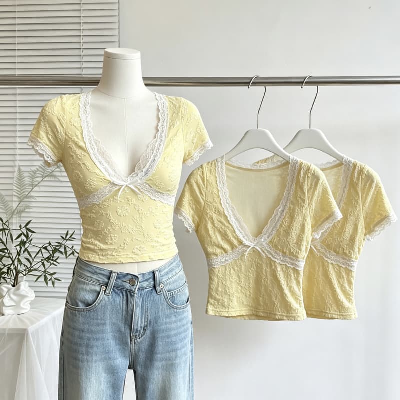 NuoChu UO Urban Outfitters Song Yuqi Same Style Seamless Knit Lace Trim Crop T-Shirt