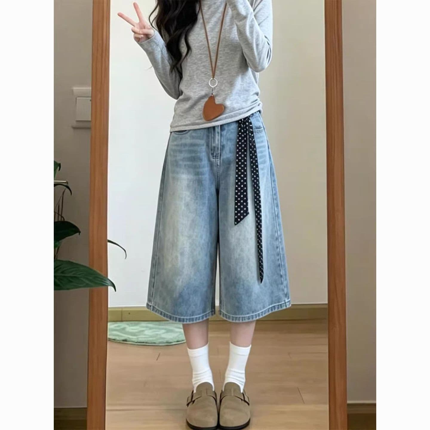 Small American bf lazy style three-point straight denim women's summer 2026 new style washed casual wide-leg mid-pants