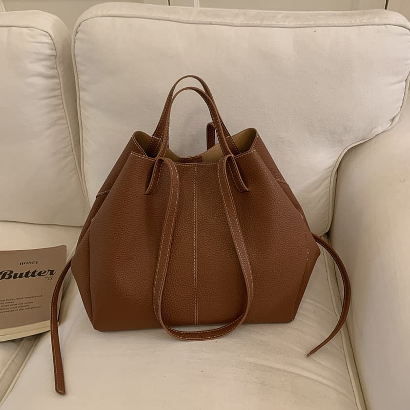 French popular niche handheld tote bag for women 2025 autumn and winter new large capacity versatile commuting shoulder armpit bag