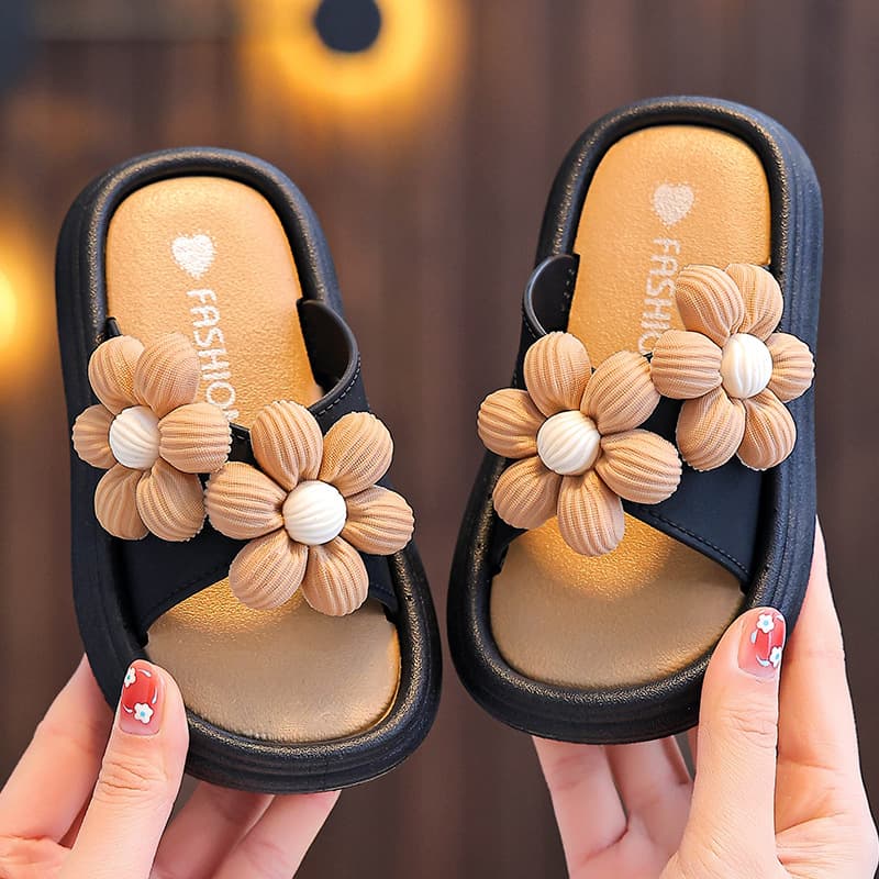 Summer Girls' Sandals, Non-Slip Soft Sole, Outdoor Wear, Fashionable Parent-Child Petal Design, Princess Beach Sandals for Older Girls