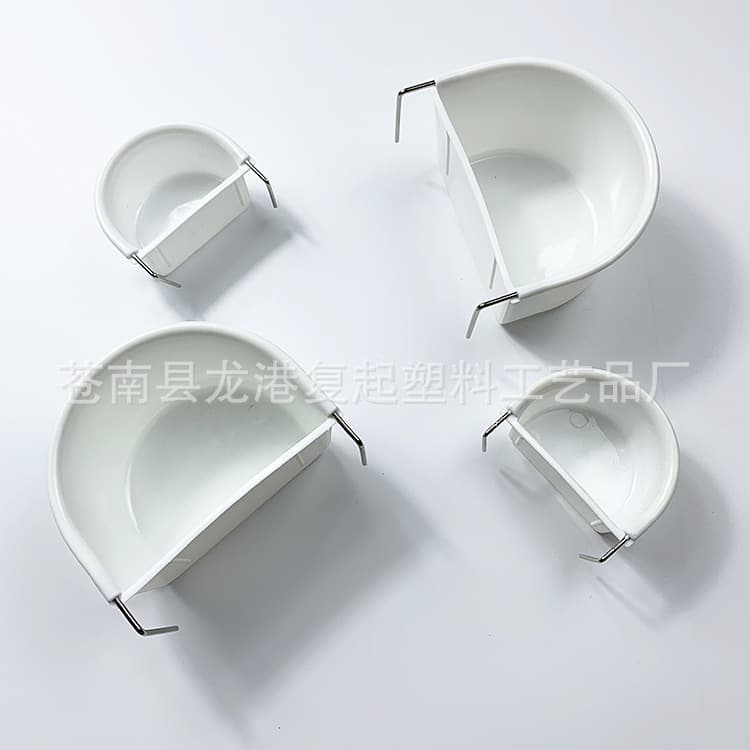 Factory Direct PP Pet Bird Cage Supplies Bird Feeding Trough Parrot Myna Hook Plastic Bird Feeder Bird Food Cup