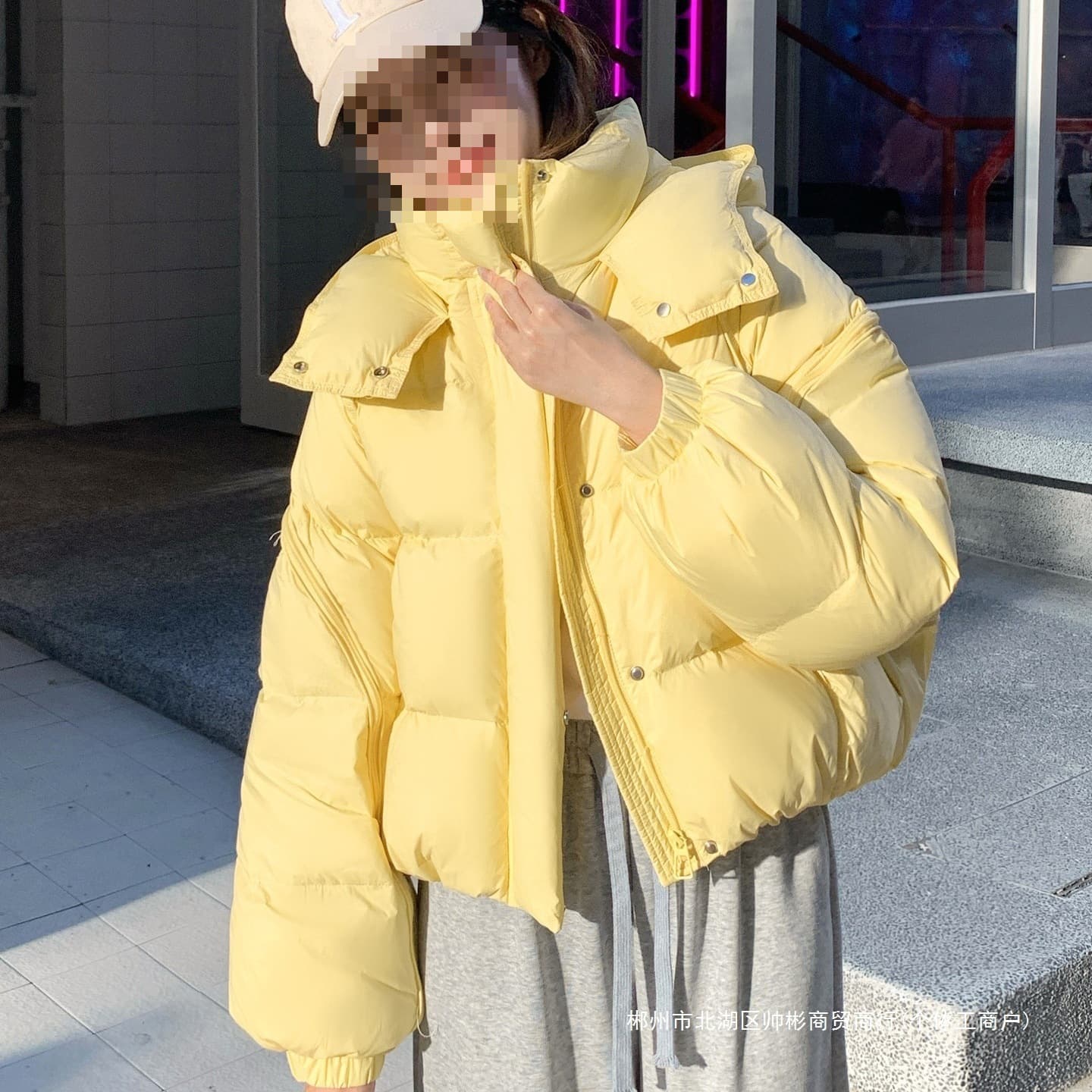 Cross-border 2025 New Down Jacket for Petite Women, Short Style with Hood, Thickened Warm White Duck Down Puffer Coat, Winter