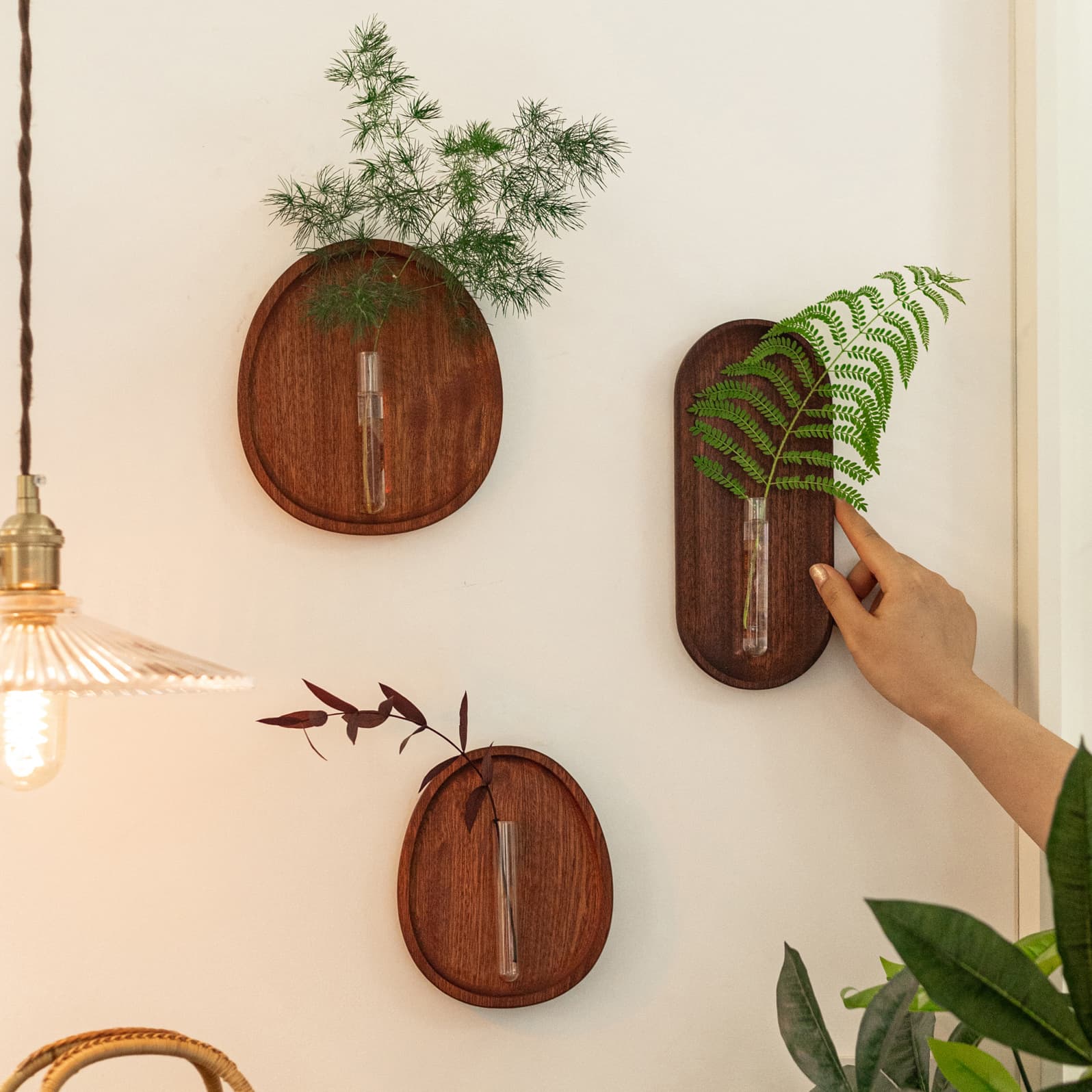 Chinese Solid Wood Wall-Mounted Flower Vase Creative Combination Wooden Holder Zen Style B&B Wall Decor