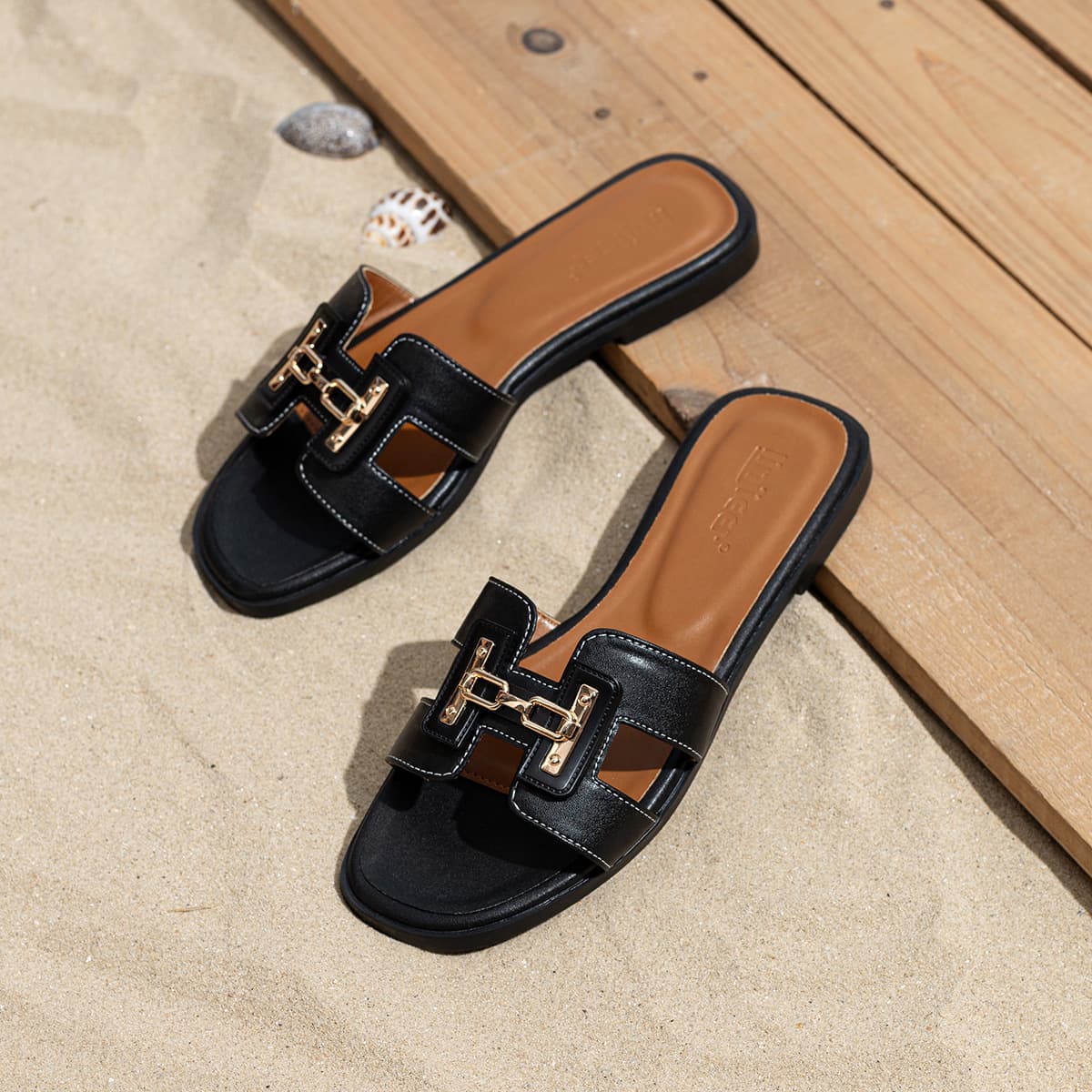 2026 Summer New Versatile One-Strap Sandals for Women Beach Flip Flops Outdoor Flat Sandals
