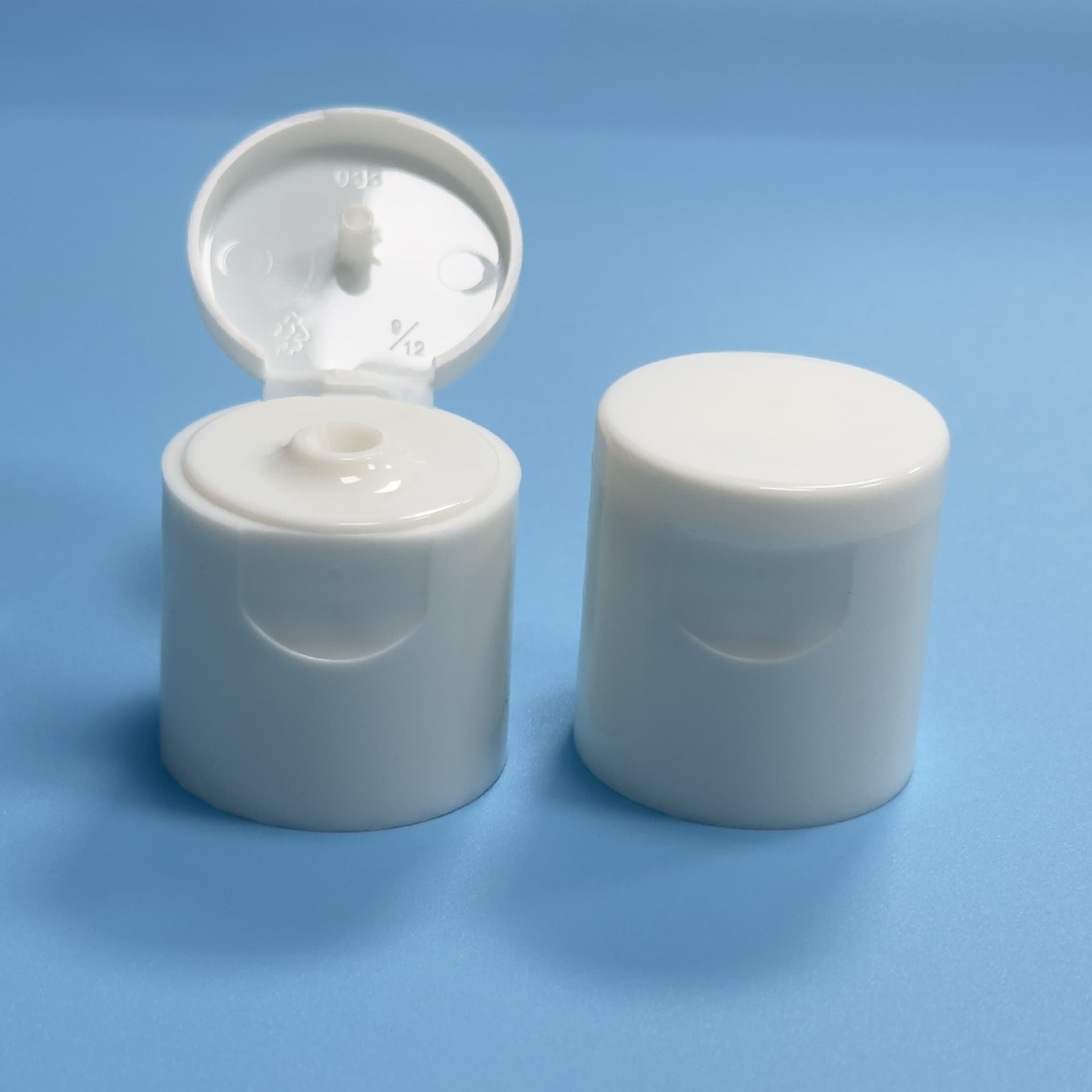 Factory direct supply of 24-415 plain butterfly cap, flip-top lid, open-close bottle cap made of PP material