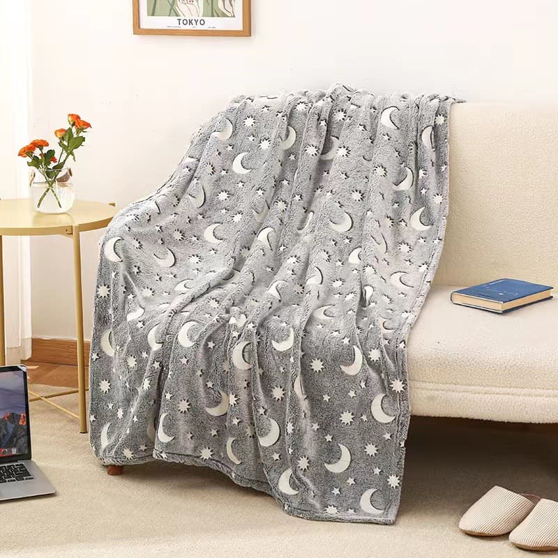 Cross-border glow-in-the-dark blanket, double-sided flannel, fluorescent blanket, summer office air-conditioning blanket, children's blanket