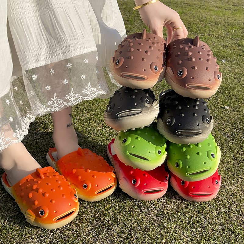 2026 New Funny Pufferfish Style Summer Student Outdoor Slippers Women Anti-Slip Odor-Resistant Closed-Toe Sandals Men