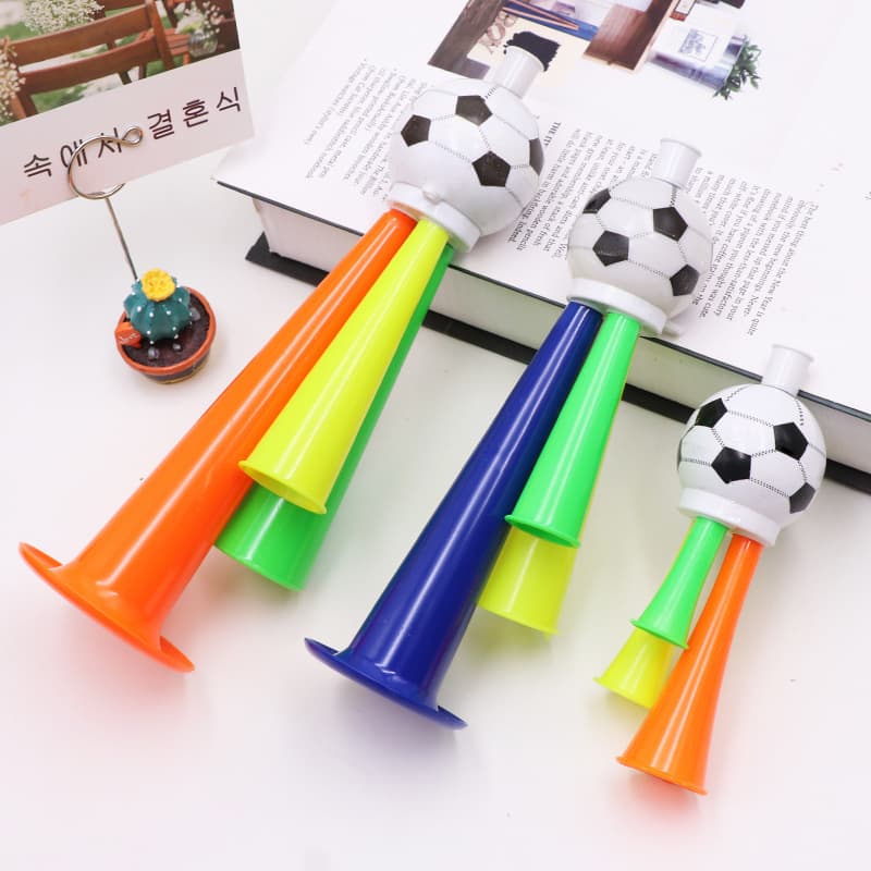 Creative soccer horn gift for children, wind instrument, sports meet cheering prop, plastic toy