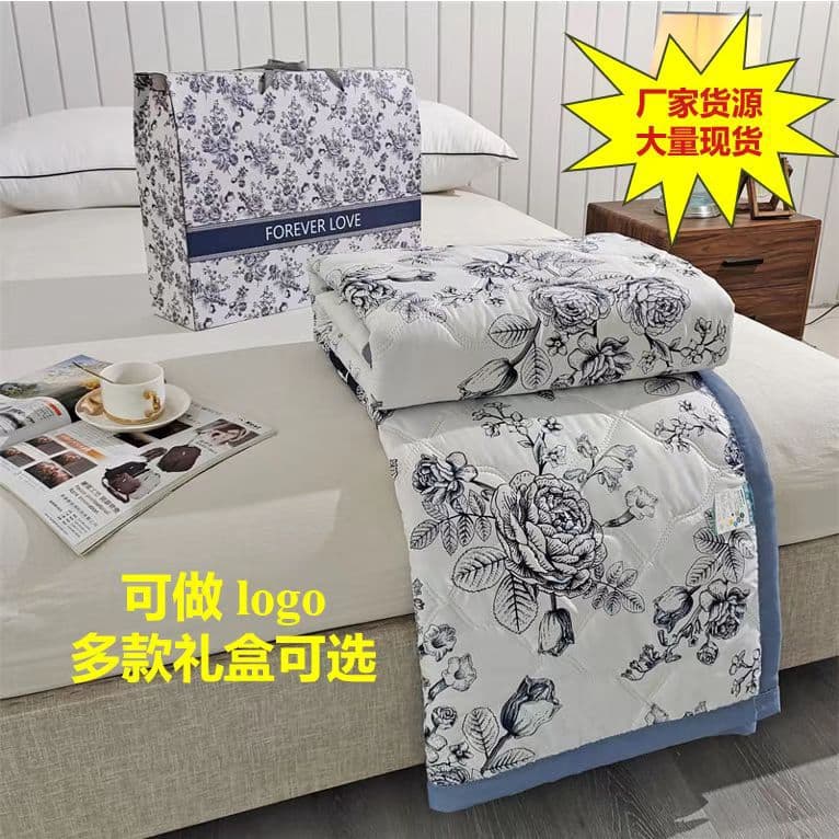 Summer quilts with gift boxes, air-conditioning quilts, summer company events, store anniversaries, opening promotions, summer cooling quilt cores wholesale.