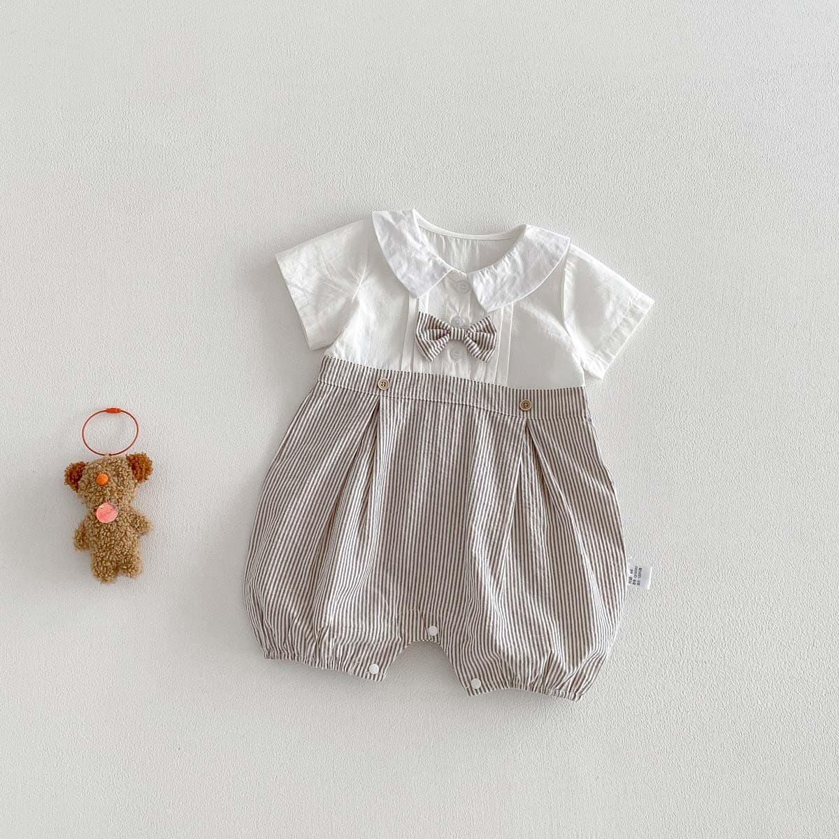 Baby summer clothes 2026 new baby boy gentleman's bow tie one-piece bodysuit newborn one month old clothes thin