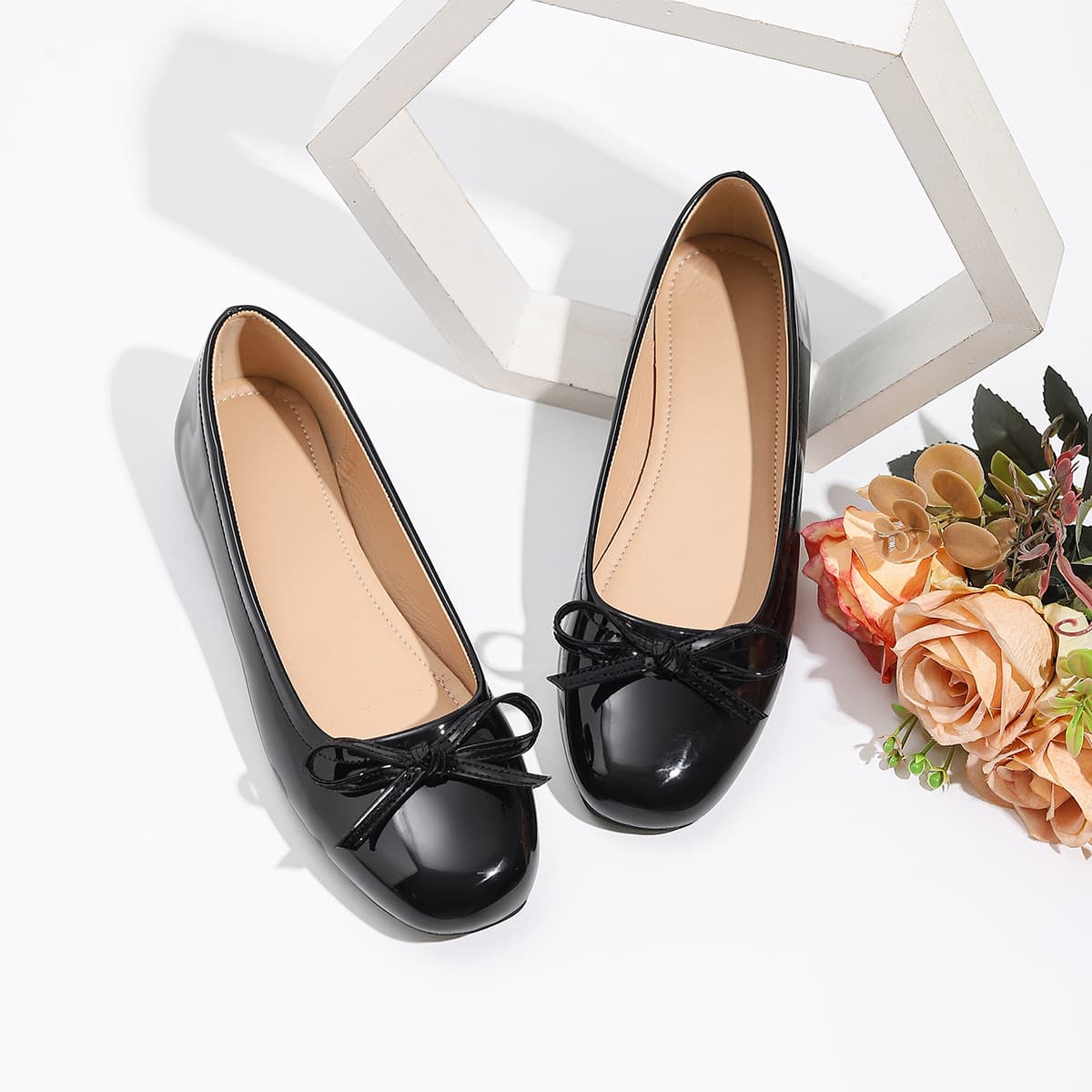 Cross-border Large Size Flat Shoes Fashion Soft Sole Patent Leather Ballet Flats Elegant Bow Slip-on Women's Shoes