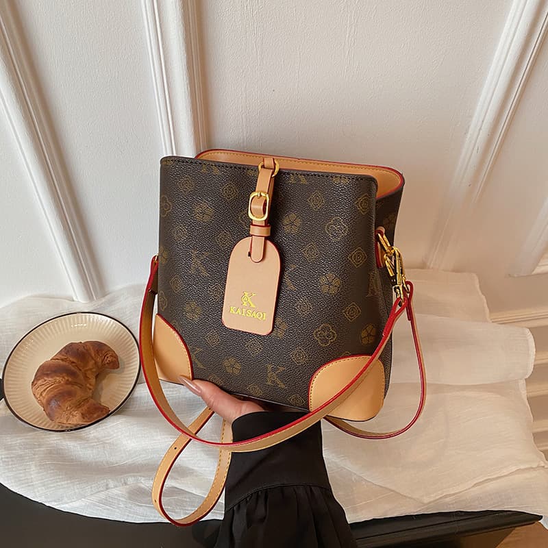 Fashionable Bucket Bag 2026 New Retro Shoulder Bag for Women Premium High-End Handbag Printed Shoulder Bag