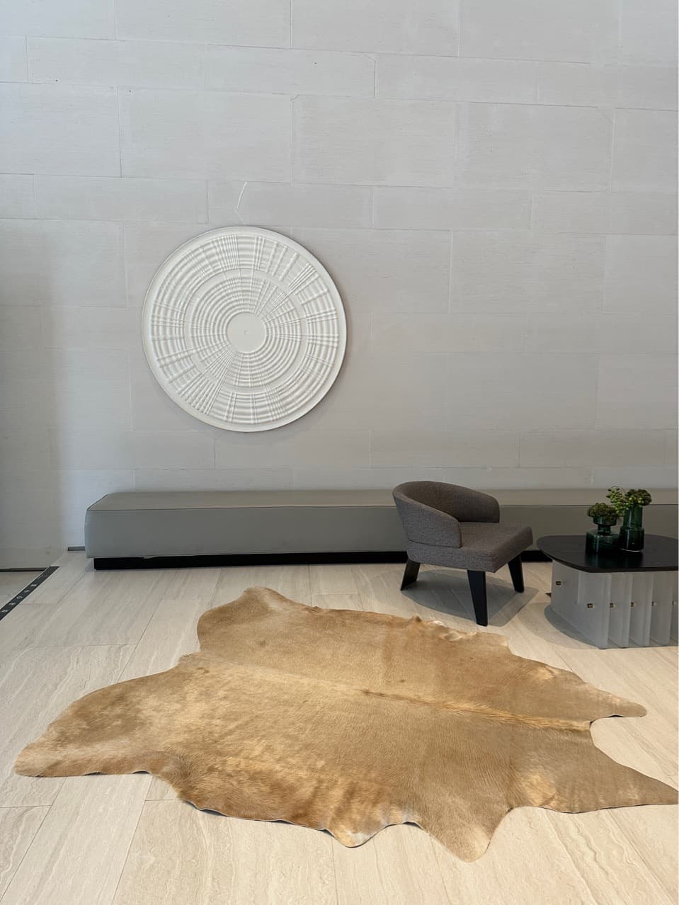 Brazilian leather factory directly supplies whole cowhide leather for home decoration, carpet, sofa and furniture.
