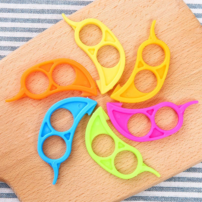 Multi-functional long plastic orange peeler with mouse design, citrus and pomelo peeling tool