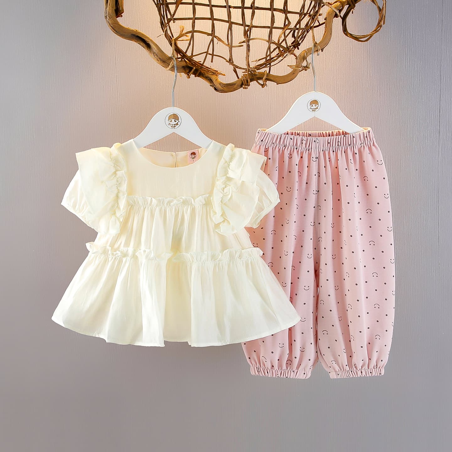 Summer baby girl polka dot style princess dress two-piece summer girl fashionable ruffled flying sleeves suit new trend