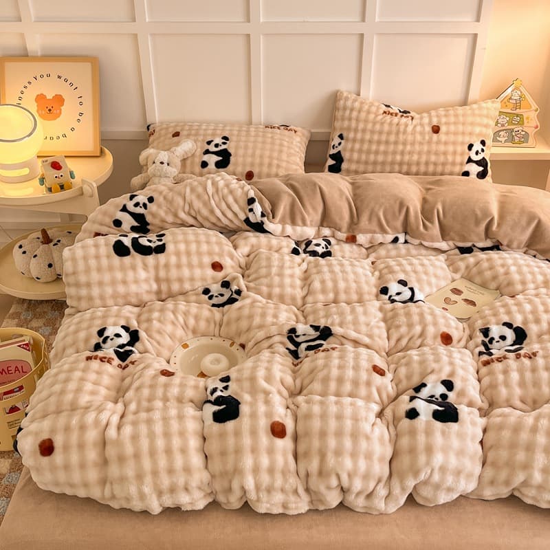 Milk Velvet Cartoon Embroidery Bedding Set, Turtle Back Velvet Fitted Sheet, Thickened Duvet Cover for Autumn and Winter, Student Dormitory 3-Piece Set