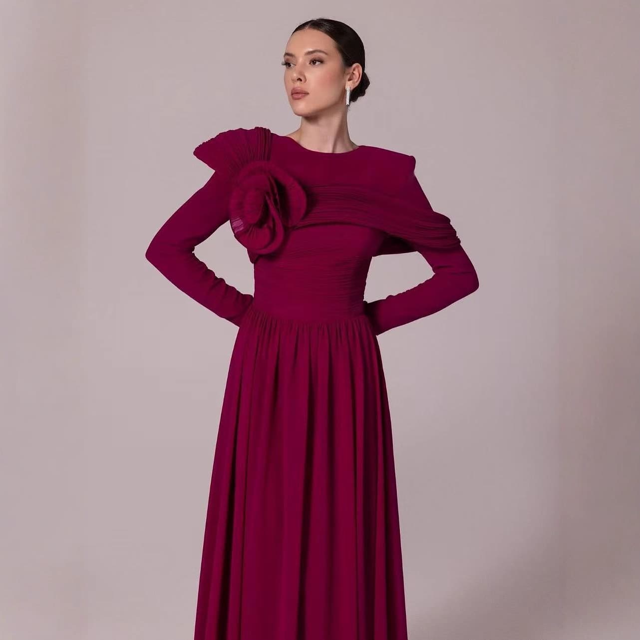 Amazon European and American cross-border 2025 new autumn style noble and elegant long-sleeved long skirt solid color dress for women