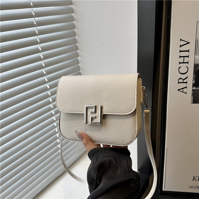 Cross-Border Fashion Texture Underarm Bag 2025 Summer New Simple Handbag Urban Commuter Ladies Single Shoulder Diagonal