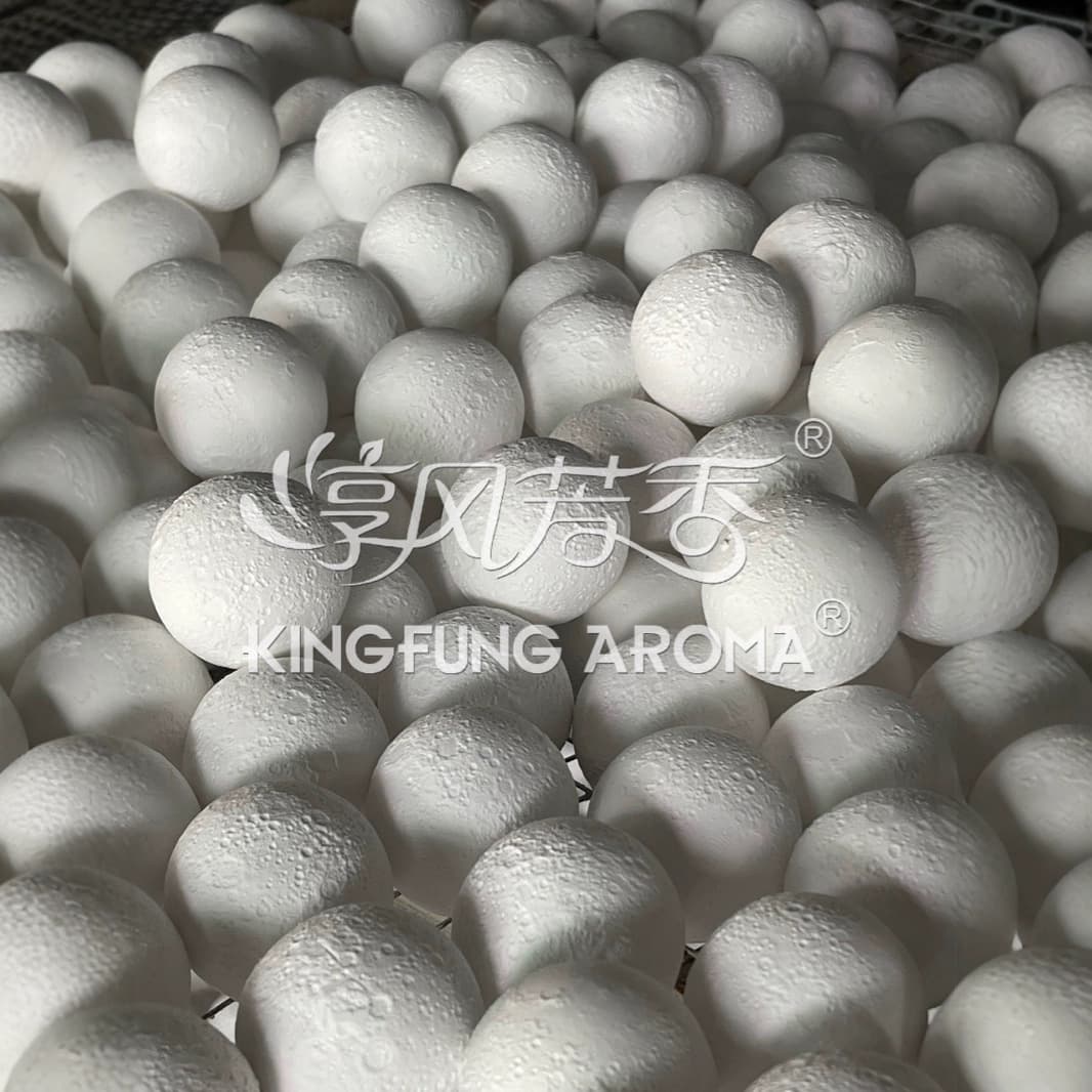 Moon Scented Stone with 345cm Diameter, Pure Round Shape in Multiple Colors, Customizable for Development, Processing, and Export by Chunfeng Aroma