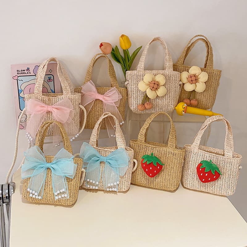 Girl's Cute Straw Bag Travel Handbag Fashionable Crossbody Bag for Little Girls Beach Bag