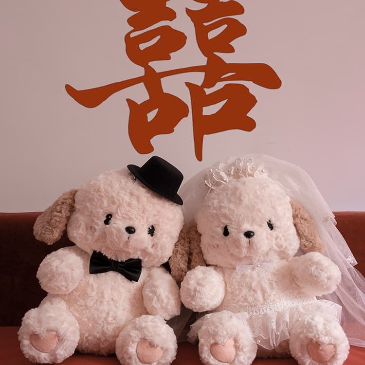 A pair of "Confused Queen" bed-pressing dolls, new high-end wedding pillows, dolls for couples, wedding engagement gifts.