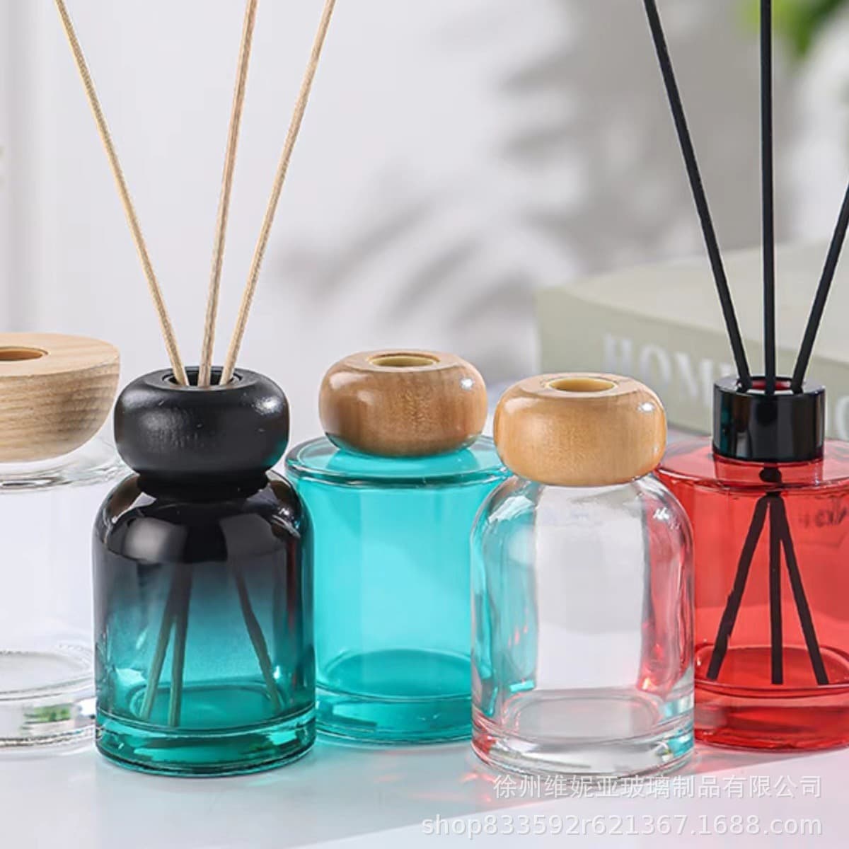 Wholesale Bell-Shaped Aromatherapy Bottle Creative Clear Glass Scent Diffuser Bottle Home Bedroom Toilet Volatilization Bottle Decoration