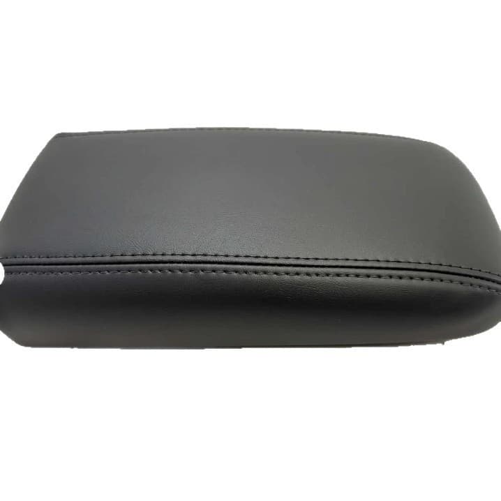 Suitable for Chevrolet Trailblazer GMC Envoy armrest box cover with shelf black 06-09