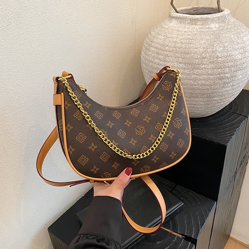 Trendy Crossbody Bag for Women 2026 New Style European and American Retro Printed Baguette Bag Fashionable High-End Shoulder Bag