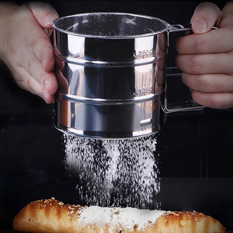 Factory ready stock: Stainless steel 24-mesh semi-automatic flour sifter, handheld filtering cup, powdered sugar sifter, baking tool sieve.