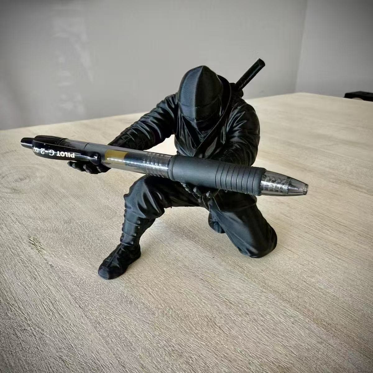 New cross-border 3D printing ninja pen holder desktop decoration pen holder stationery storage creative bracket cool style man